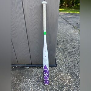 Easton Amethyst softball bat